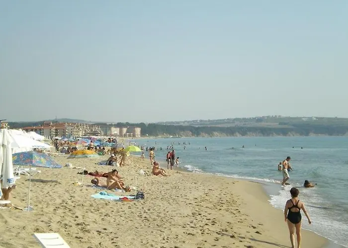 Park & Sea Retreat * ابزور